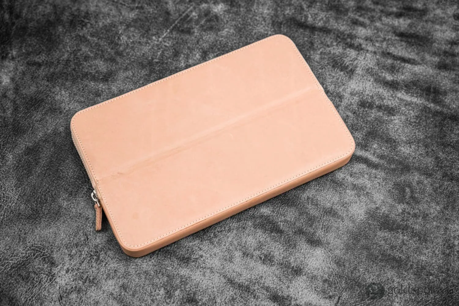 Galen Leather Zippered Magnum Opus Hard 12 Slots Pen Case in Undyed Leather