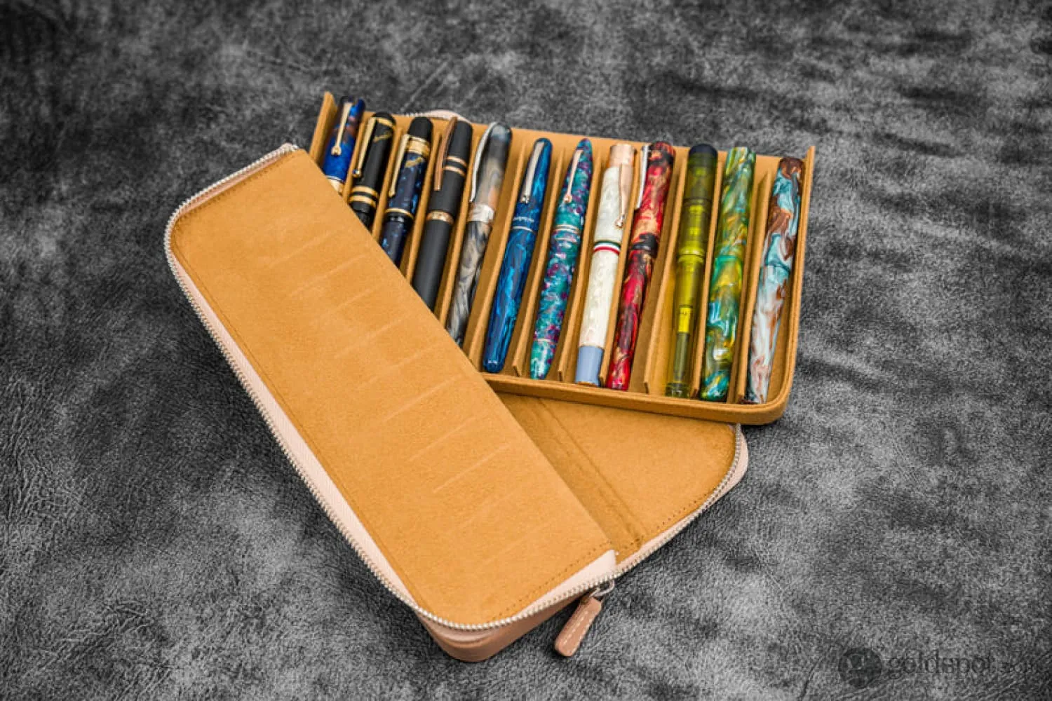 Galen Leather Zippered Magnum Opus Hard 12 Slots Pen Case in Undyed Leather