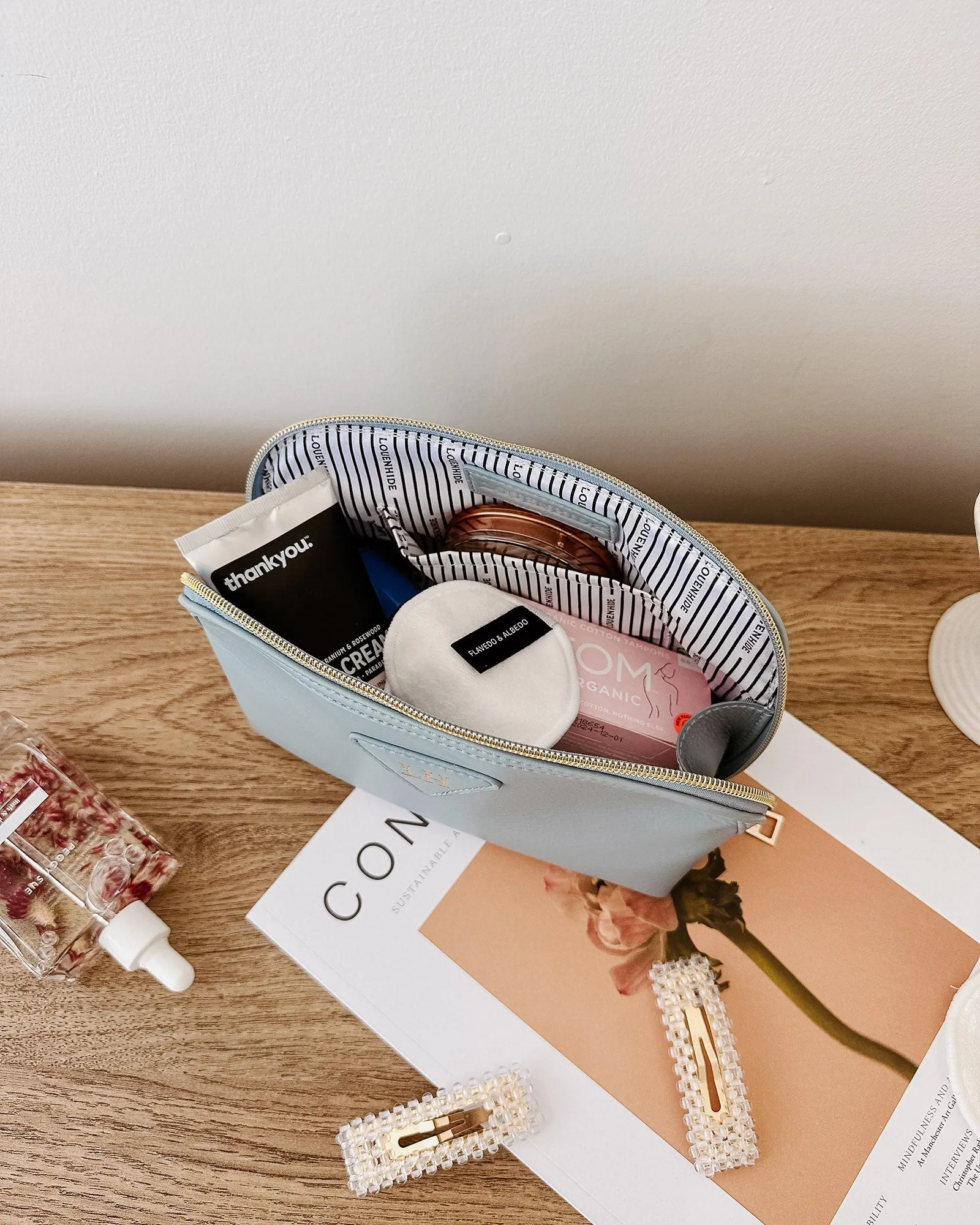 GRETA MAKEUP BAG DUSTY BLUE