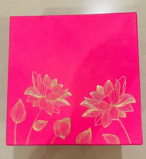 Luxury candle Pink Gift Surprise Hamper.Has 1 Lady Love Metallic Glass Pillar Candle,1 Hardbound Notebook,1 Evil Eye Coaster,1 Scented Wax tablet,1 Pooja Cloth.1 Mini Urli Candle. Birthday,Diwali