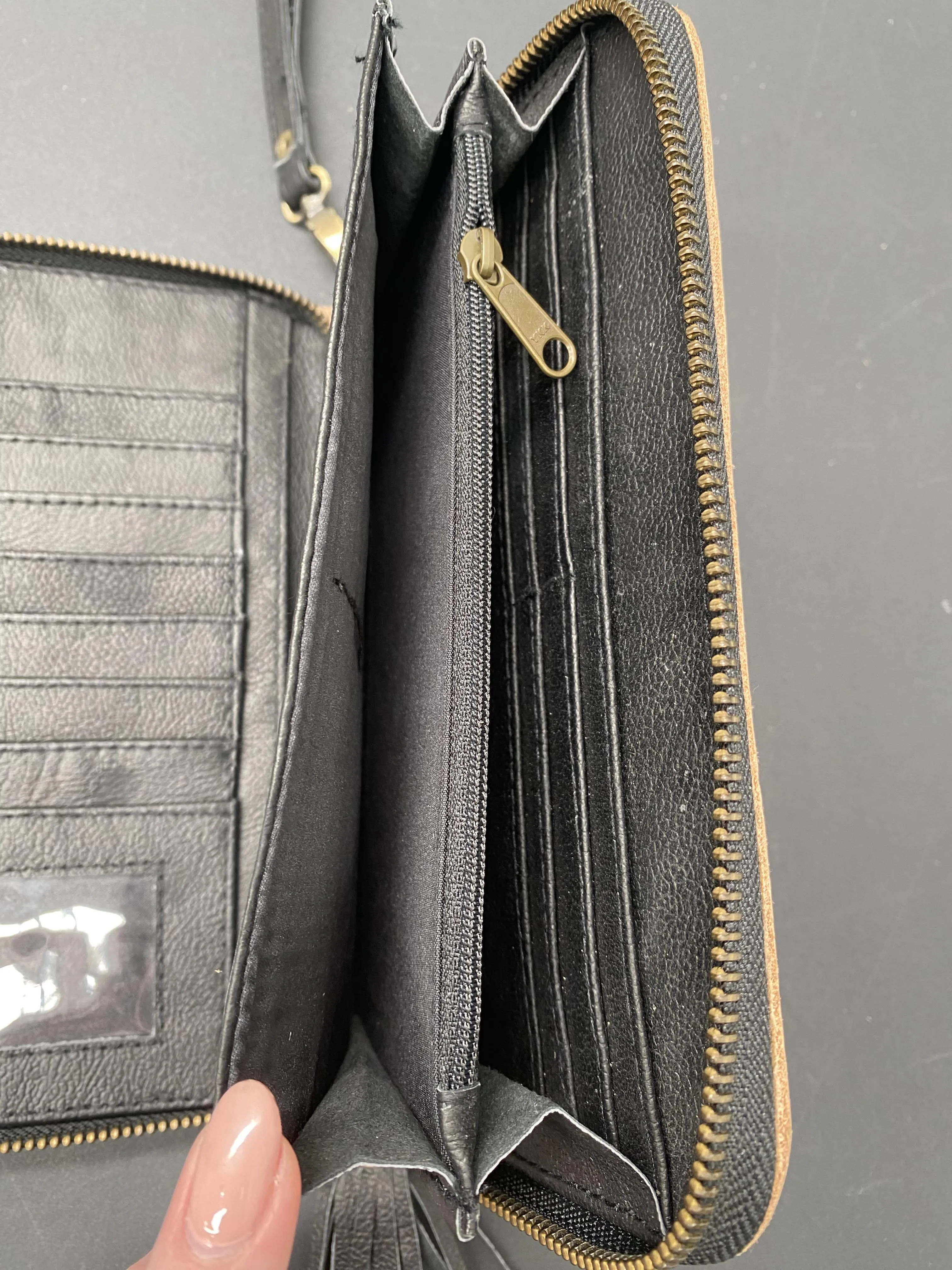 Totem Wallet Black